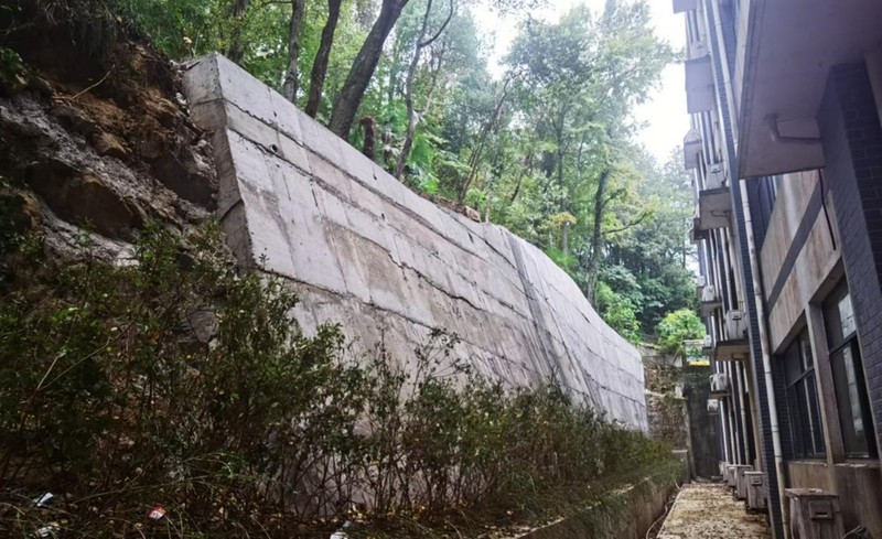 韜勵樓邊坡治理完工圖.jpg